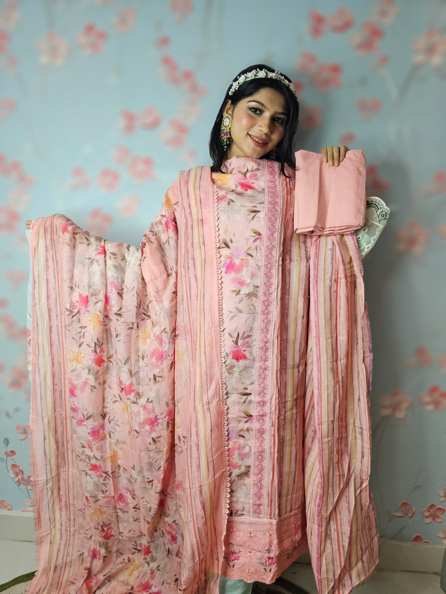 480801649_122145491510527485_4779044018338015269_n Pink Indian Three Piece - Image 1